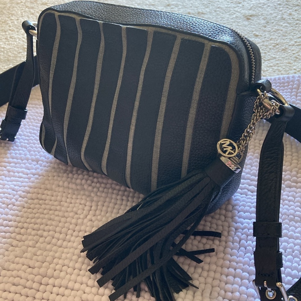MICHAEL Michael Kors Blue Crossbody Bag with leather and denim